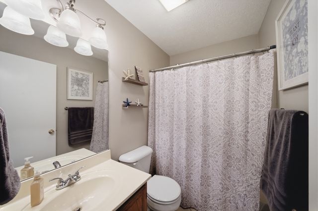 7464 Hoods Branch Rd, Springfield, TN 37172