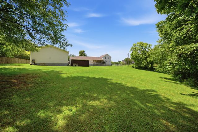 7464 Hoods Branch Rd, Springfield, TN 37172