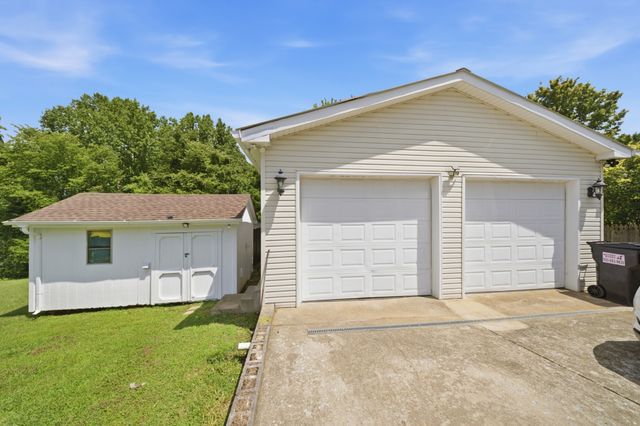 7464 Hoods Branch Rd, Springfield, TN 37172