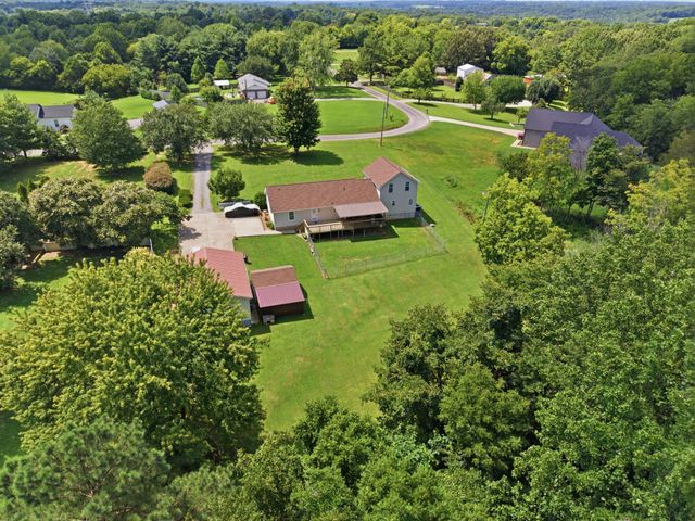 7464 Hoods Branch Rd, Springfield, TN 37172