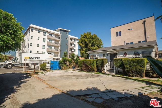 6526 Brynhurst Avenue, Los Angeles, CA 90043