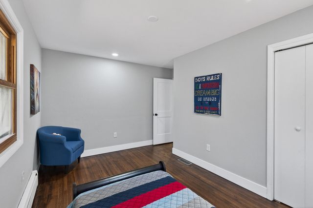 31 Demont Avenue E, Little Canada, MN 55117