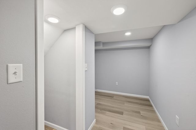 31 Demont Avenue E, Little Canada, MN 55117