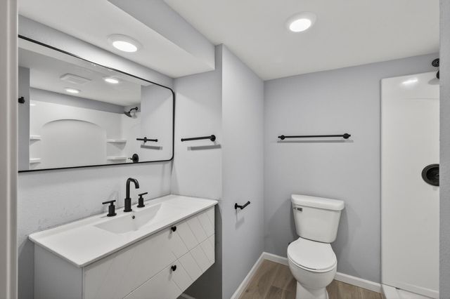 31 Demont Avenue E, Little Canada, MN 55117