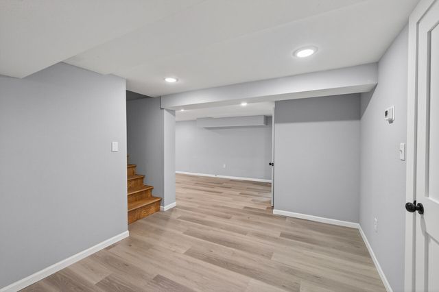 31 Demont Avenue E, Little Canada, MN 55117