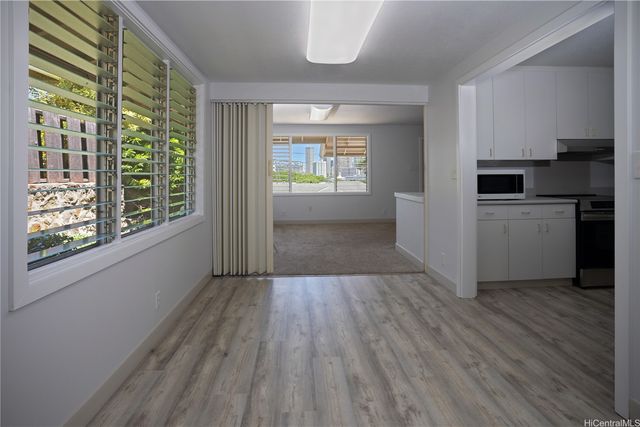 2528 Puaena Place, Honolulu, HI 96822
