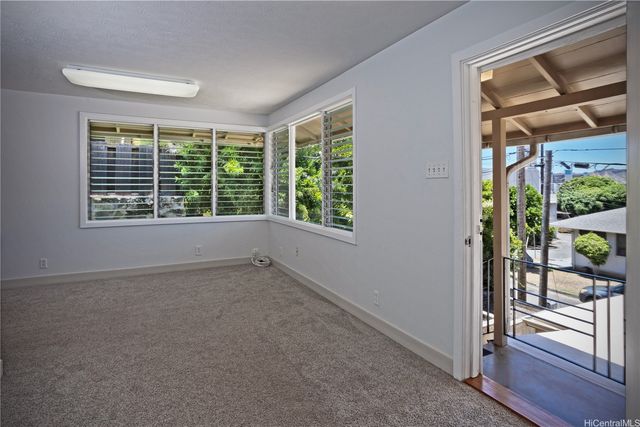 2528 Puaena Place, Honolulu, HI 96822