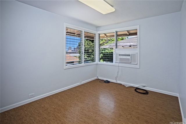 2528 Puaena Place, Honolulu, HI 96822