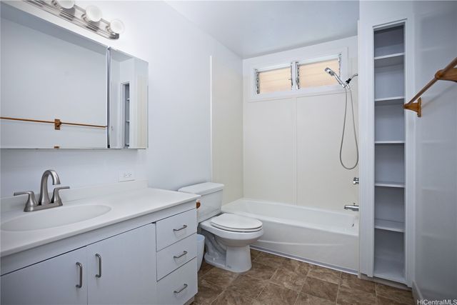 2528 Puaena Place, Honolulu, HI 96822