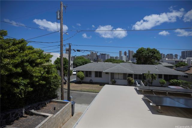 2528 Puaena Place, Honolulu, HI 96822