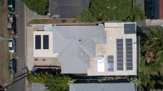 2528 Puaena Place, Honolulu, HI 96822
