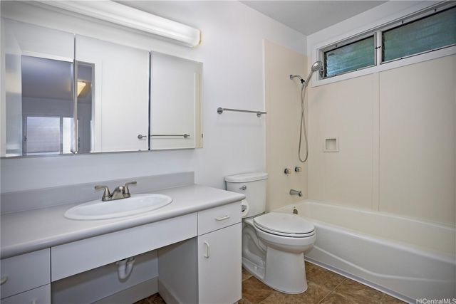 2528 Puaena Place, Honolulu, HI 96822