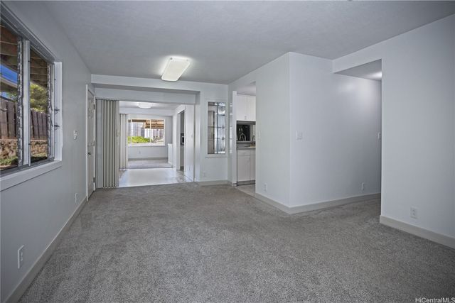 2528 Puaena Place, Honolulu, HI 96822