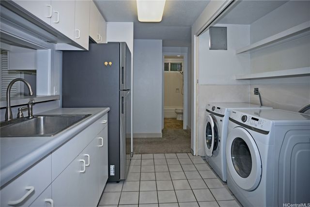2528 Puaena Place, Honolulu, HI 96822