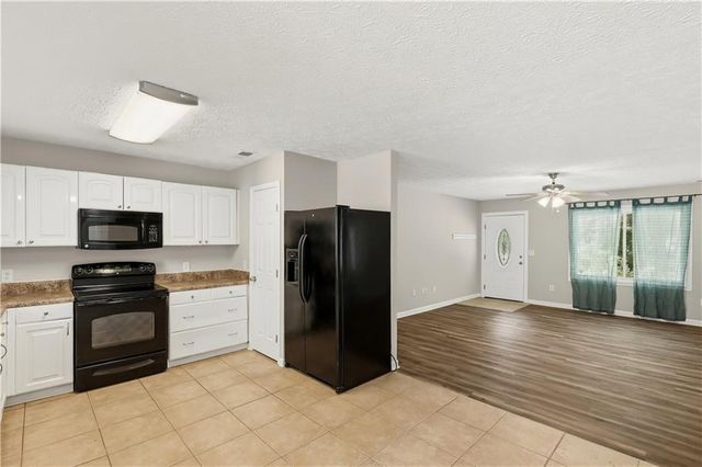 3733 Memorial Parkway NW, Kennesaw, GA 30152