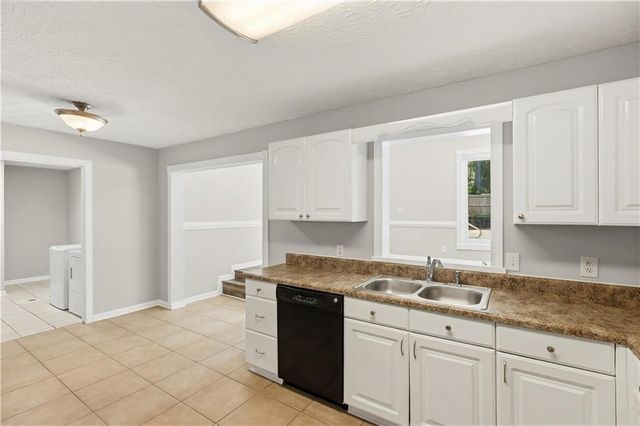 3733 Memorial Parkway NW, Kennesaw, GA 30152