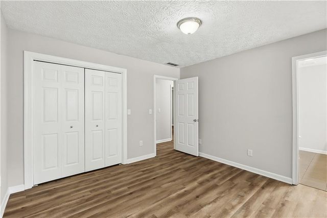 3733 Memorial Parkway NW, Kennesaw, GA 30152