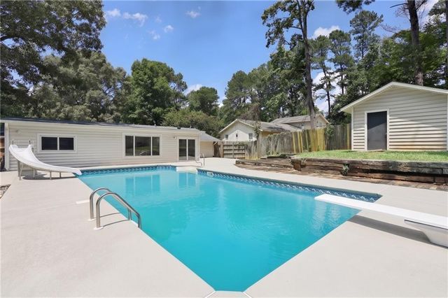 3733 Memorial Parkway NW, Kennesaw, GA 30152