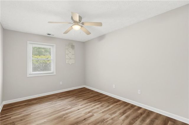 3733 Memorial Parkway NW, Kennesaw, GA 30152
