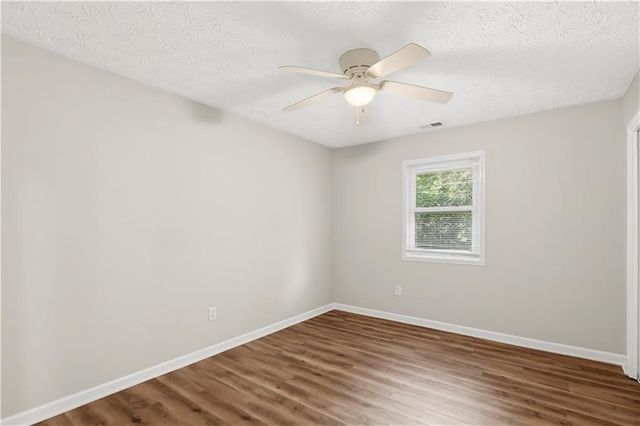 3733 Memorial Parkway NW, Kennesaw, GA 30152