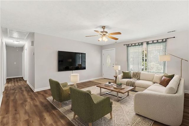 3733 Memorial Parkway NW, Kennesaw, GA 30152