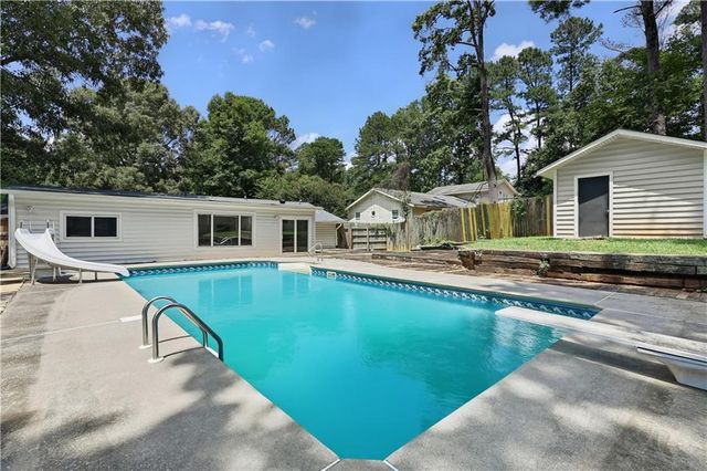 3733 Memorial Parkway NW, Kennesaw, GA 30152