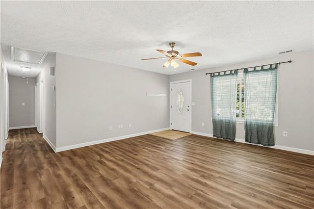 3733 Memorial Parkway NW, Kennesaw, GA 30152