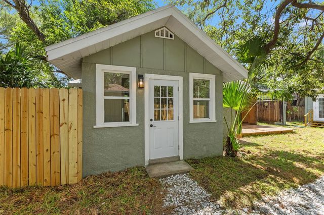 604 E LAMBRIGHT STREET, Tampa, FL 33604