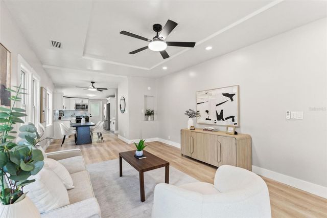 604 E LAMBRIGHT STREET, Tampa, FL 33604