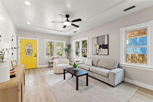 604 E LAMBRIGHT STREET, Tampa, FL 33604