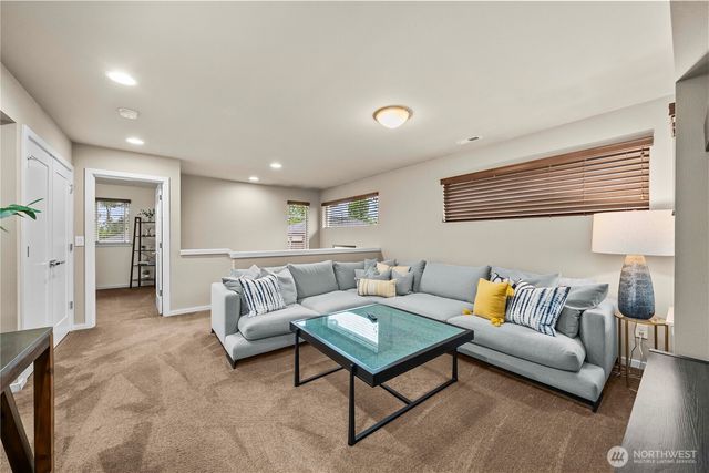 27416 243rd Place SE, Maple Valley, WA 98038