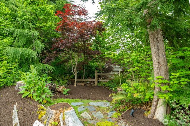 27416 243rd Place SE, Maple Valley, WA 98038