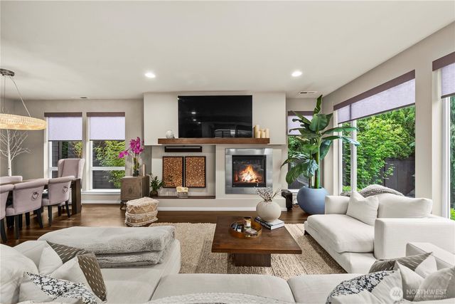 27416 243rd Place SE, Maple Valley, WA 98038