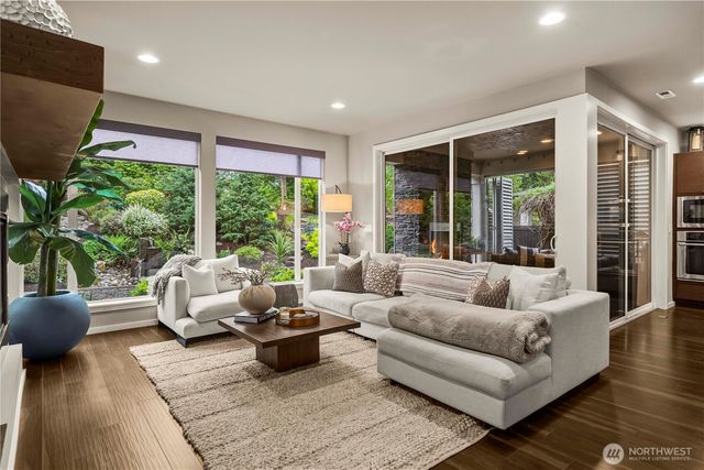 27416 243rd Place SE, Maple Valley, WA 98038