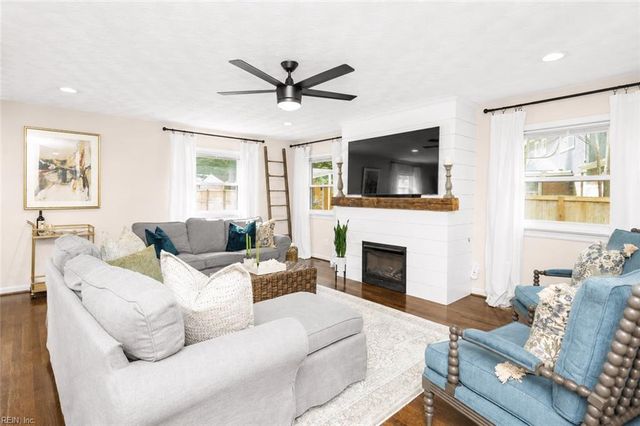 716 Prince Phillip DR, Virginia Beach, VA 23452