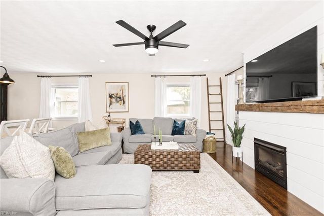 716 Prince Phillip DR, Virginia Beach, VA 23452