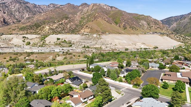 3315 E NUTMEG ST, Cottonwood Heights, UT 84121