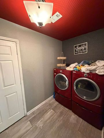 906 busby, Cedar Hill, TX 75104