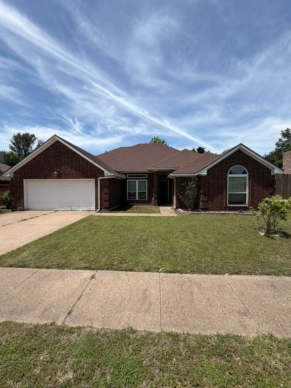 906 busby, Cedar Hill, TX 75104