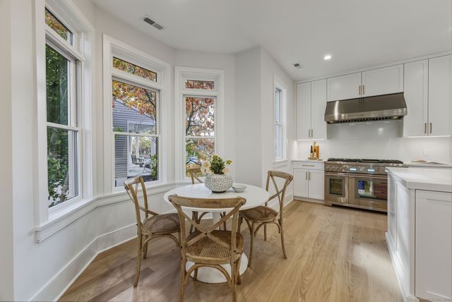 122 Brook Run Lane, Stamford, CT 06905