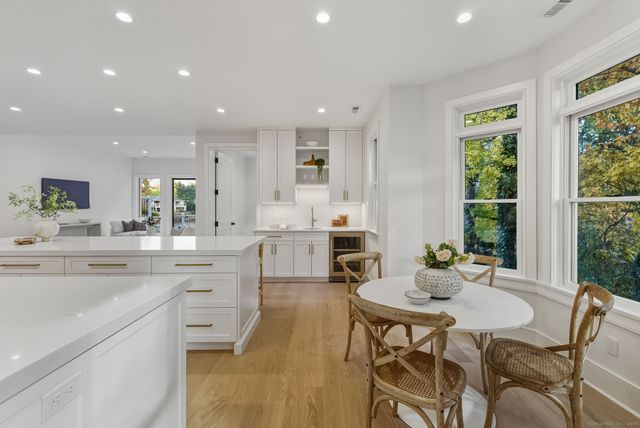 122 Brook Run Lane, Stamford, CT 06905