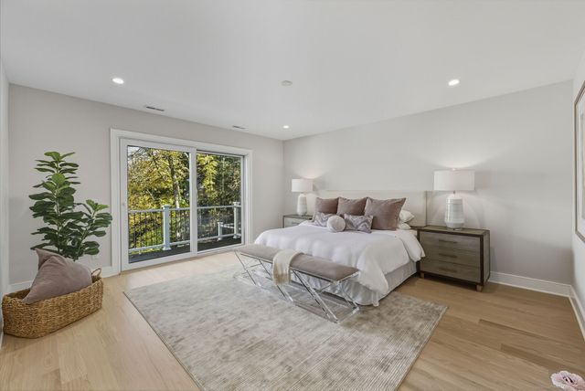 122 Brook Run Lane, Stamford, CT 06905