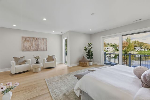 122 Brook Run Lane, Stamford, CT 06905