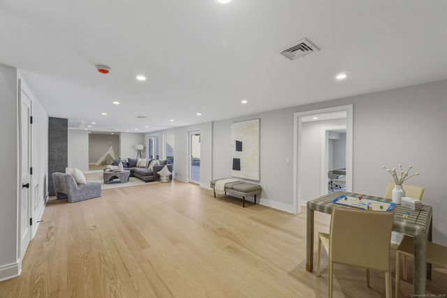 122 Brook Run Lane, Stamford, CT 06905