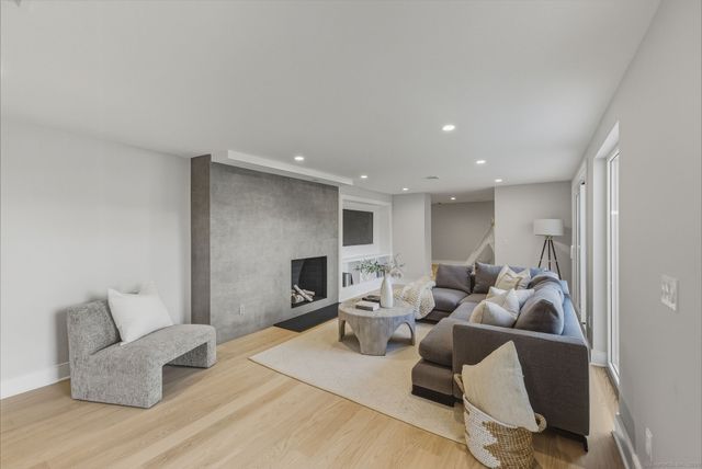 122 Brook Run Lane, Stamford, CT 06905