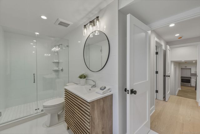 122 Brook Run Lane, Stamford, CT 06905