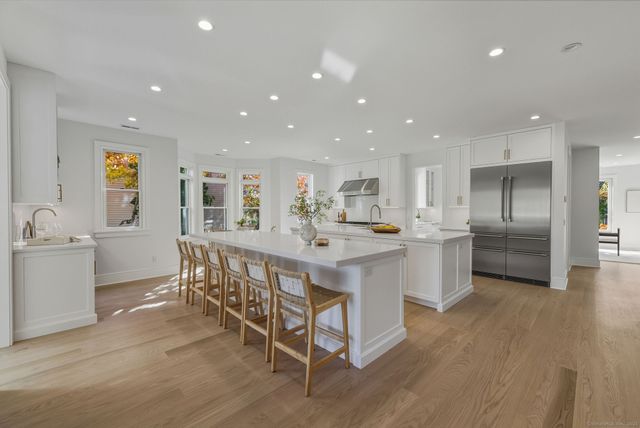 122 Brook Run Lane, Stamford, CT 06905