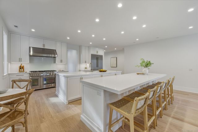 122 Brook Run Lane, Stamford, CT 06905