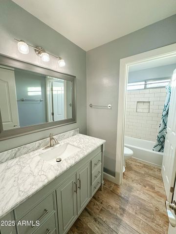 4046 E Saint John Road, Phoenix, AZ 85032