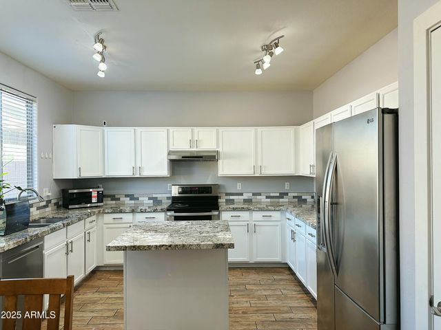 4046 E Saint John Road, Phoenix, AZ 85032